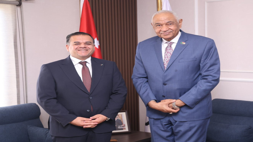 مدير مهرجان جرش يبحث سبل تعزيز التعاون الثقافي مع السفير السوداني