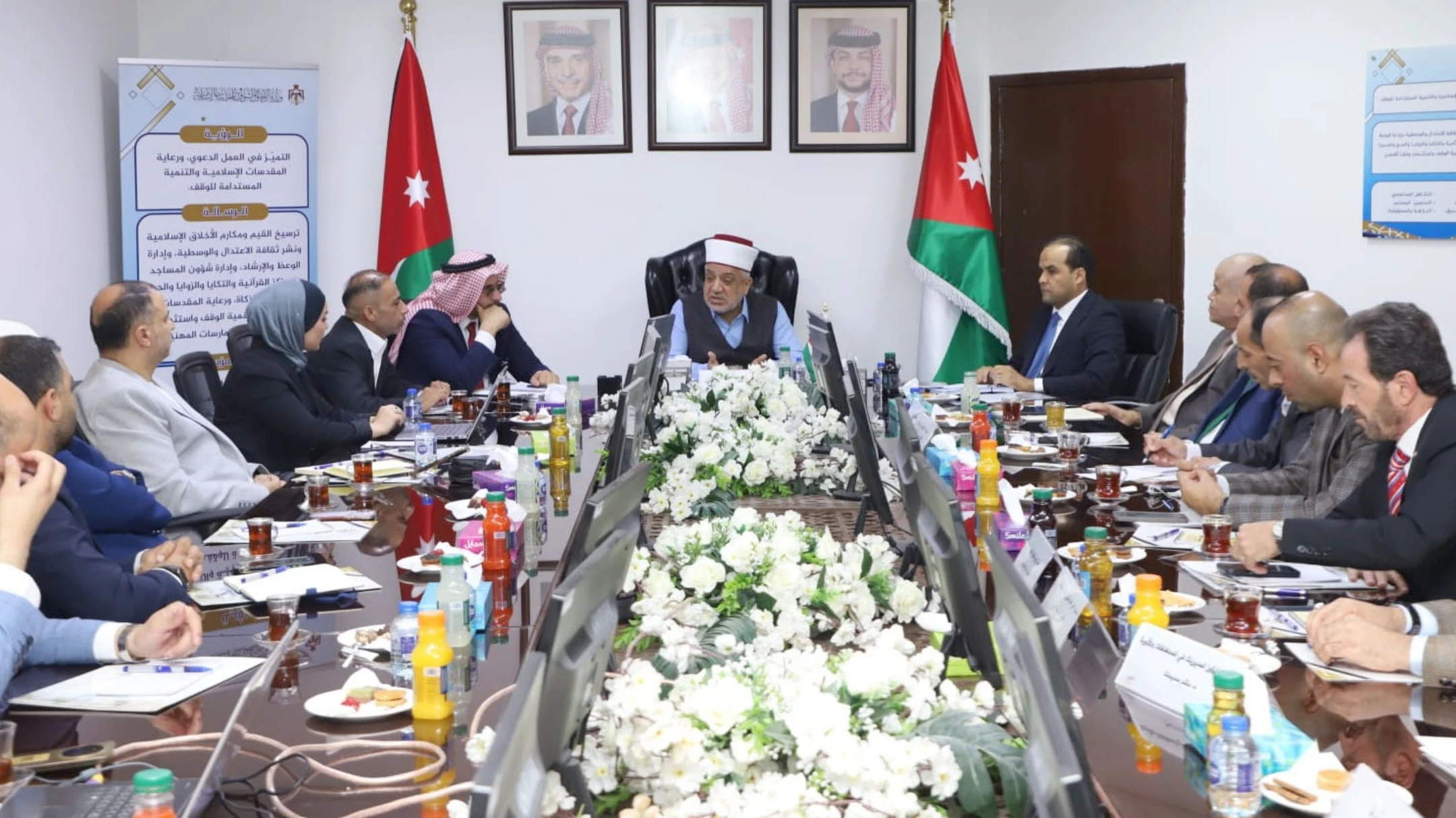 وزير الاوقاف يؤكد الثقافة المؤسسية اولوية لتعزيز الاداء الحكومي