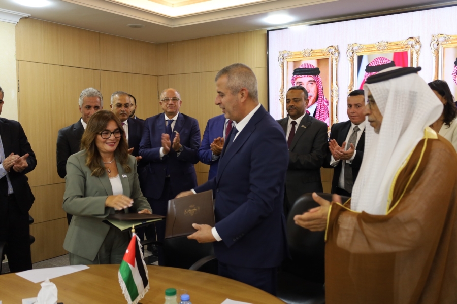 توقيع عقود تزويد مدينتي الموقر والروضة الصناعيتين بالغاز الطبيعي بقيمة 70 مليون دولار