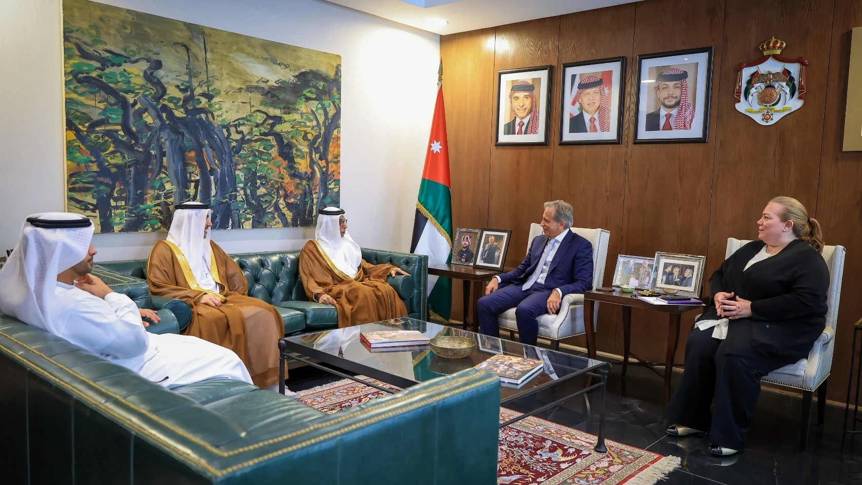 تعاون استراتيجي جديد بين الاردن وصندوق ابو ظبي للتنمية لدعم مشاريع الطاقة والتعليم