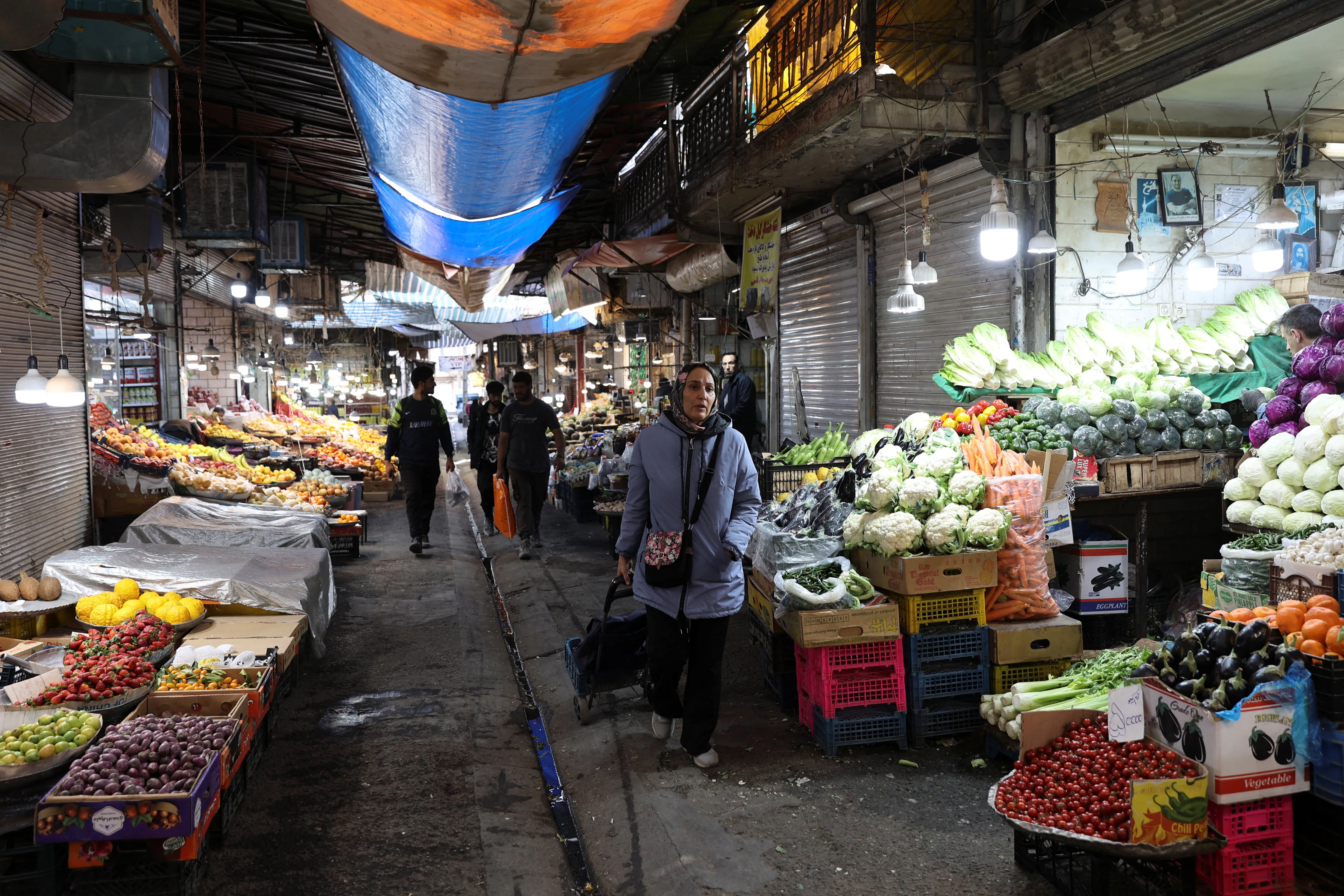 تاثير العقوبات الامريكية على اسعار السلع في اسواق طهران