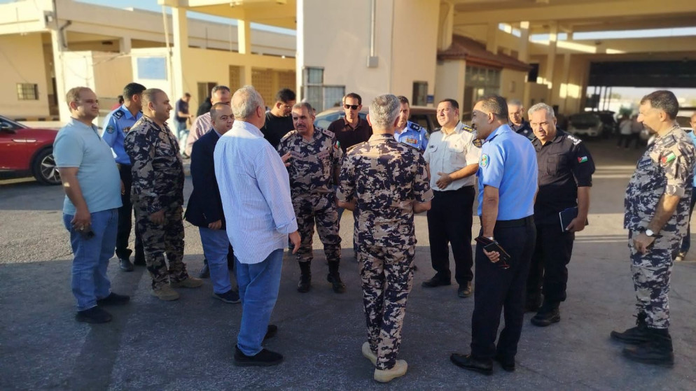 مدير الجمارك يوجه بحلول عاجلة لانهاء ازمة الشحن في مركز حدود جابر