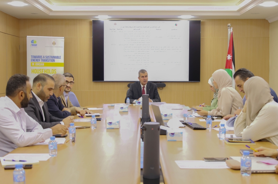 وزير الطاقة يتابع مشاريع رؤية التحديث الاقتصادي في قطاعي الطاقة والتعدين