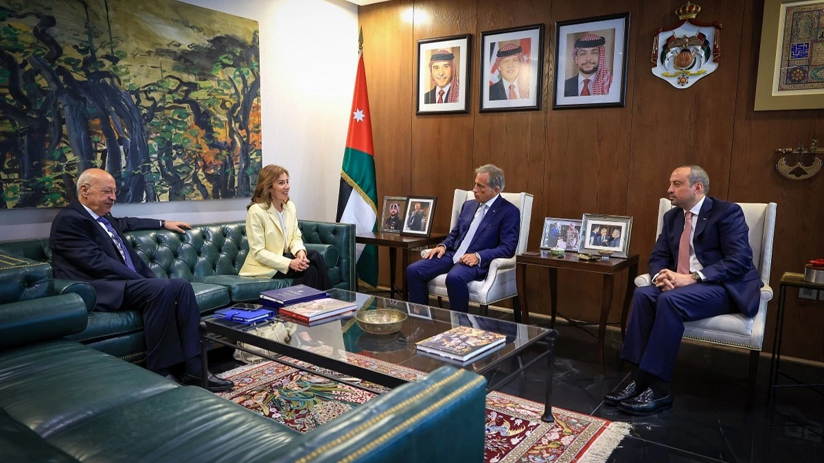رئيس الوزراء يتسلم التقرير السنوي لحالة حقوق الانسان في الاردن
