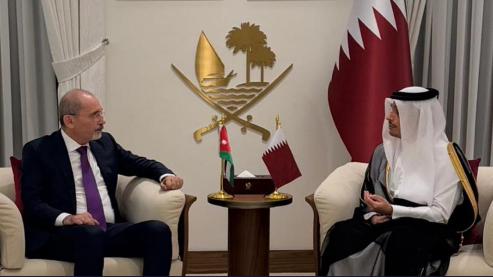 الصفدي يبحث مع ال ثاني سبل تعزيز العلاقات الثنائية في الدوحة