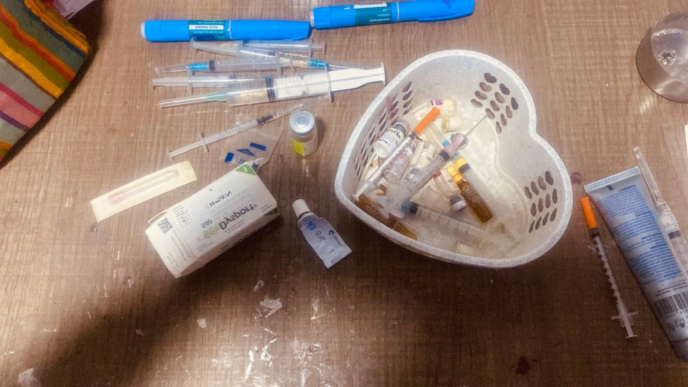 ضبط عيادة تجميل غير مرخصة داخل ناد رياضي في عمان