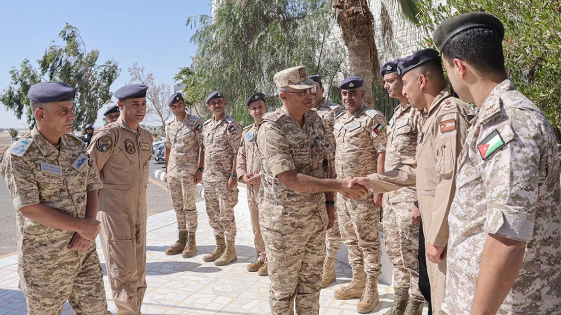 رئيس هيئة الاركان المشتركة يؤكد دور سلاح الجو الملكي في حماية سماء الوطن
