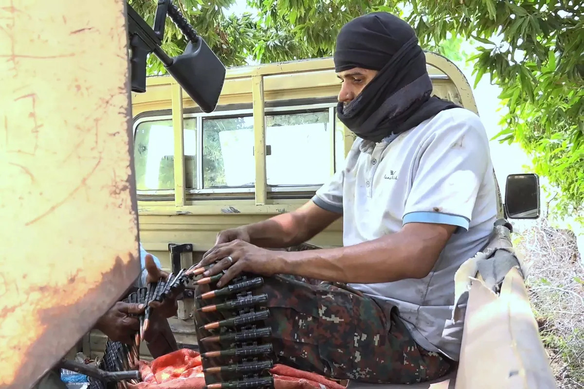 الجيش اليمني يوسع عملياته العسكرية ضد الحوثيين ويحقق مكاسب ميدانية