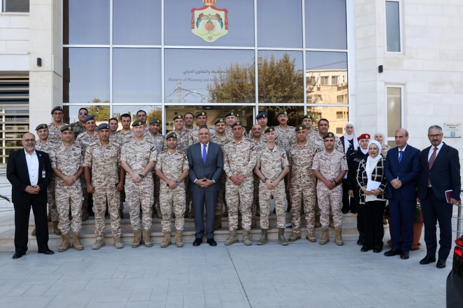 وزارة التخطيط والتعاون الدولي تستقبل وفداً من ضباط القوات المسلحة الأردنية