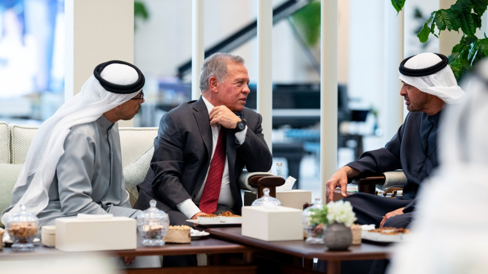 الملك ورئيس الامارات يبحثان مستجدات المنطقة وخطورة الاستيطان في الضفة الغربية