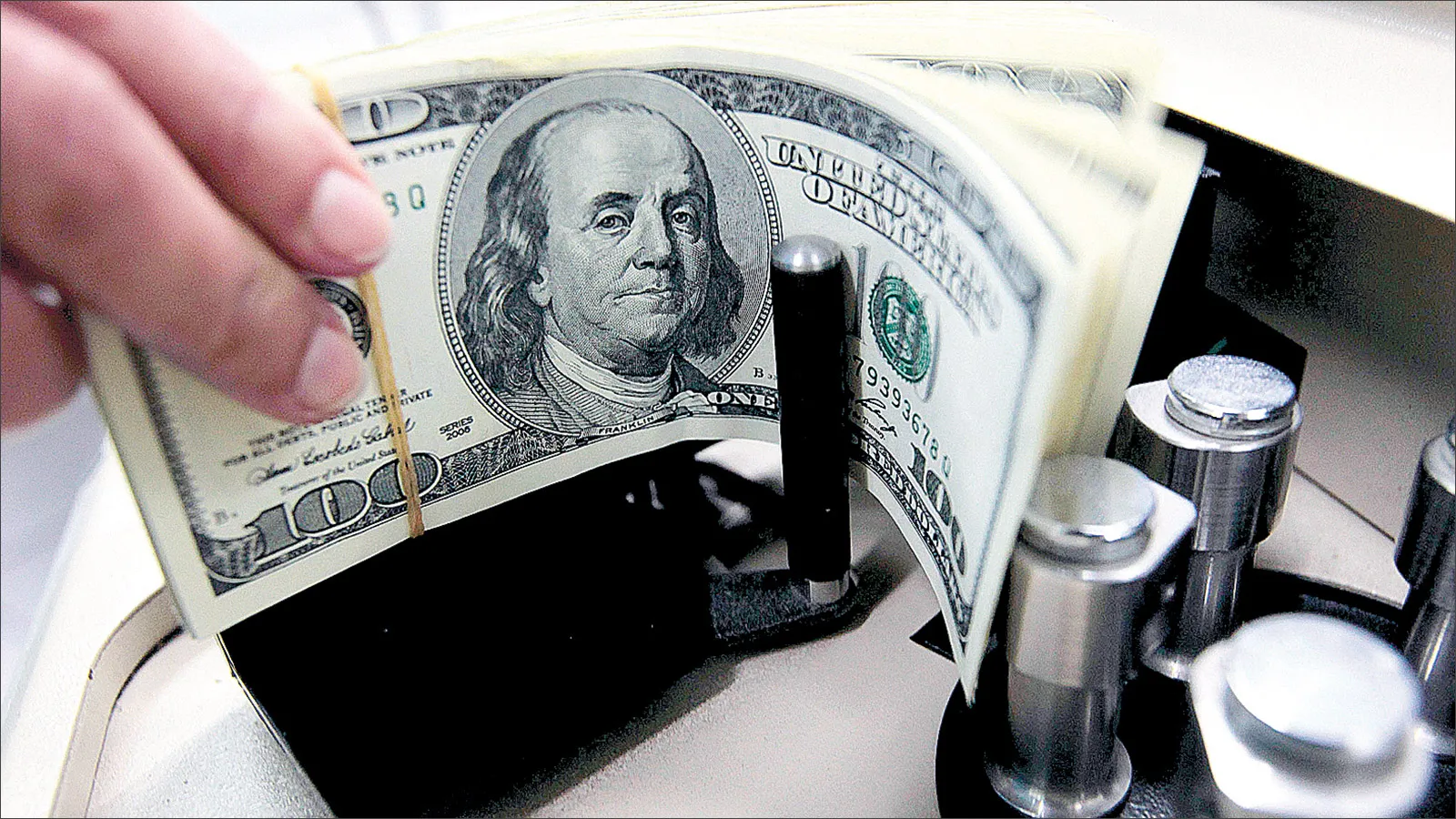 تراجع حيازات السندات الامريكية وبنك انجلترا يعدل خطة تقليص الديون