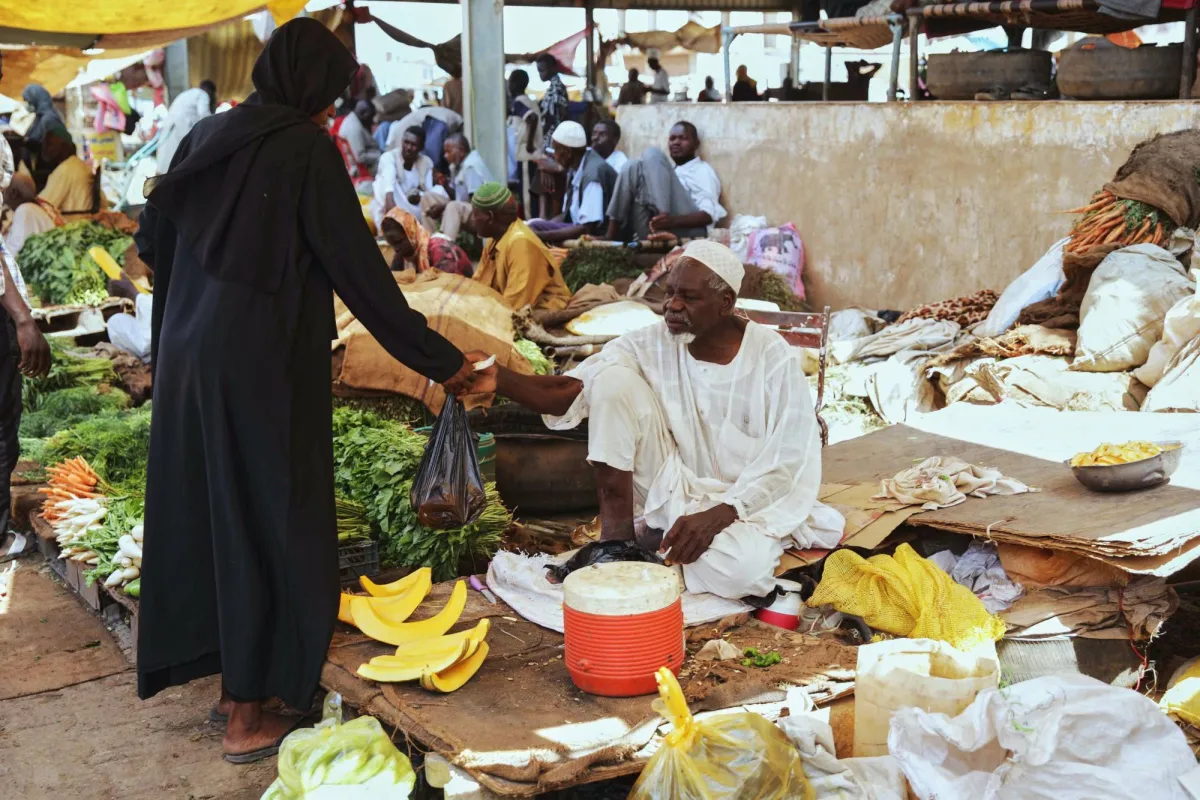 انهيار الجنيه السوداني وتجاوز الدولار حاجز 9 الاف جنيه وسط ازمة اقتصادية خانقة