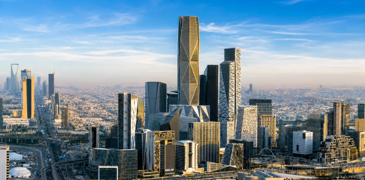 صندوق الاستثمارات العامة يطلق شركة توريد لتمويل سلاسل الامداد في السعودية