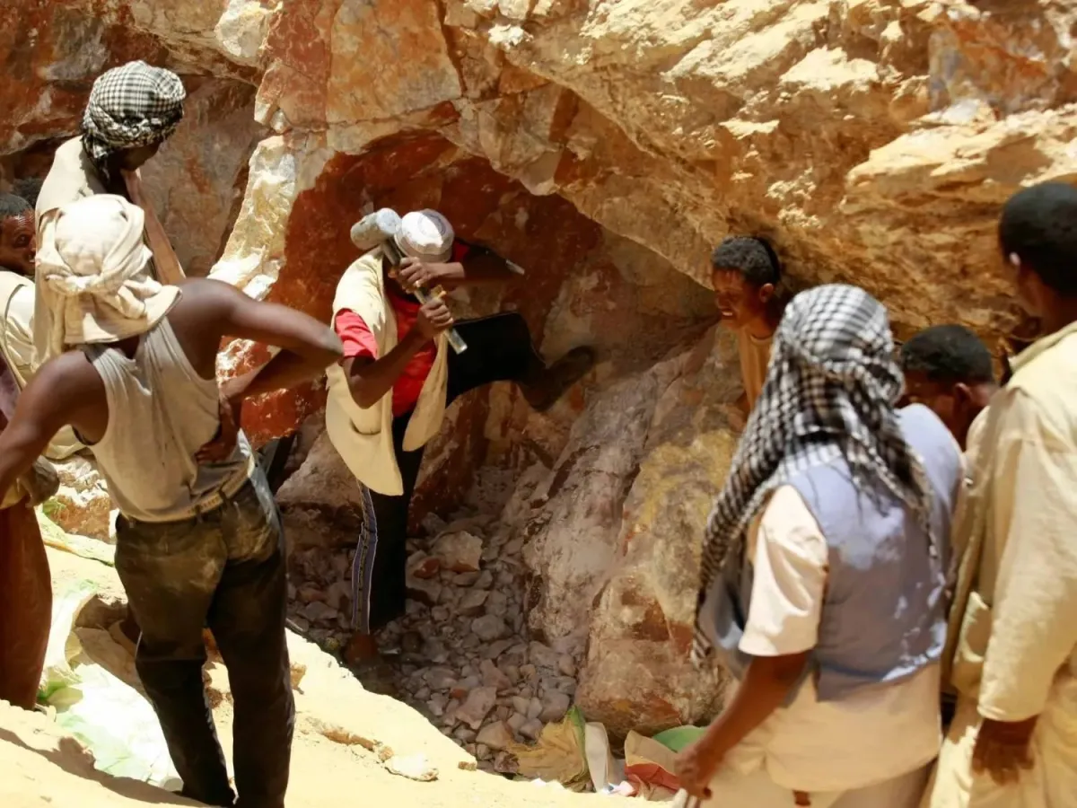 شركات التعدين تهدد بوقف انتاج الذهب في السودان