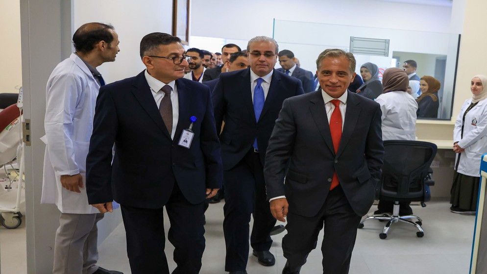 رئيس الوزراء يفتتح توسعة مستشفى معان الحكومي ويعقد جلسة ميدانية بالمحافظة