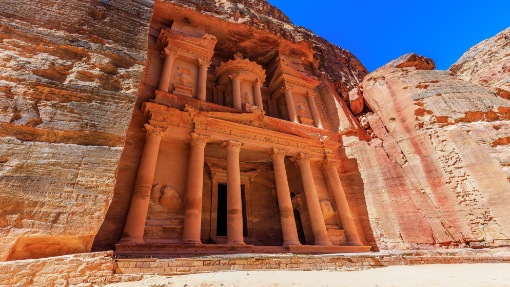 السواعير يكشف سبب ازمة السياحة في البترا ومشاريع تنموية كبرى في معان