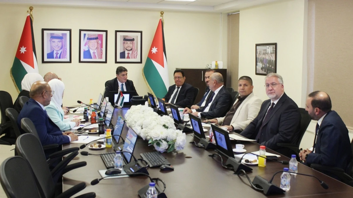وزارة النقل تبحث مع الوفد التركي تطوير حركة النقل البري والترانزيت