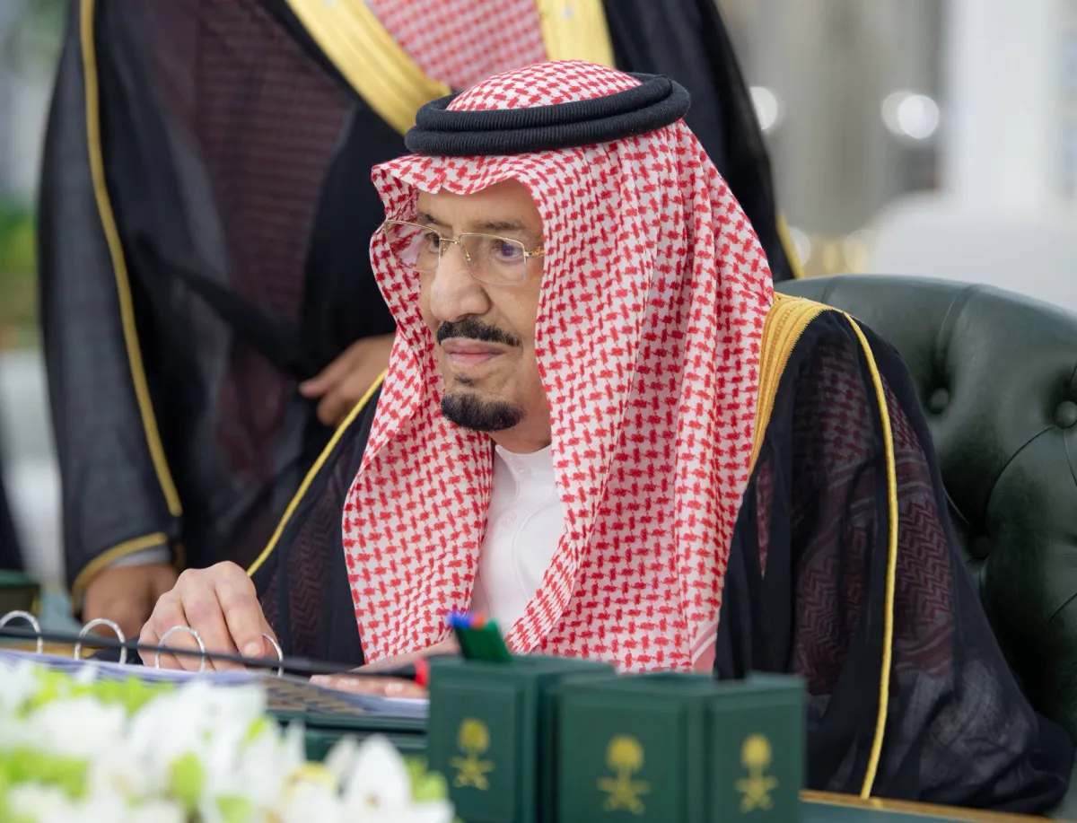 خادم الحرمين يؤكد ان استهداف مكة استفزاز لمشاعر المسلمين