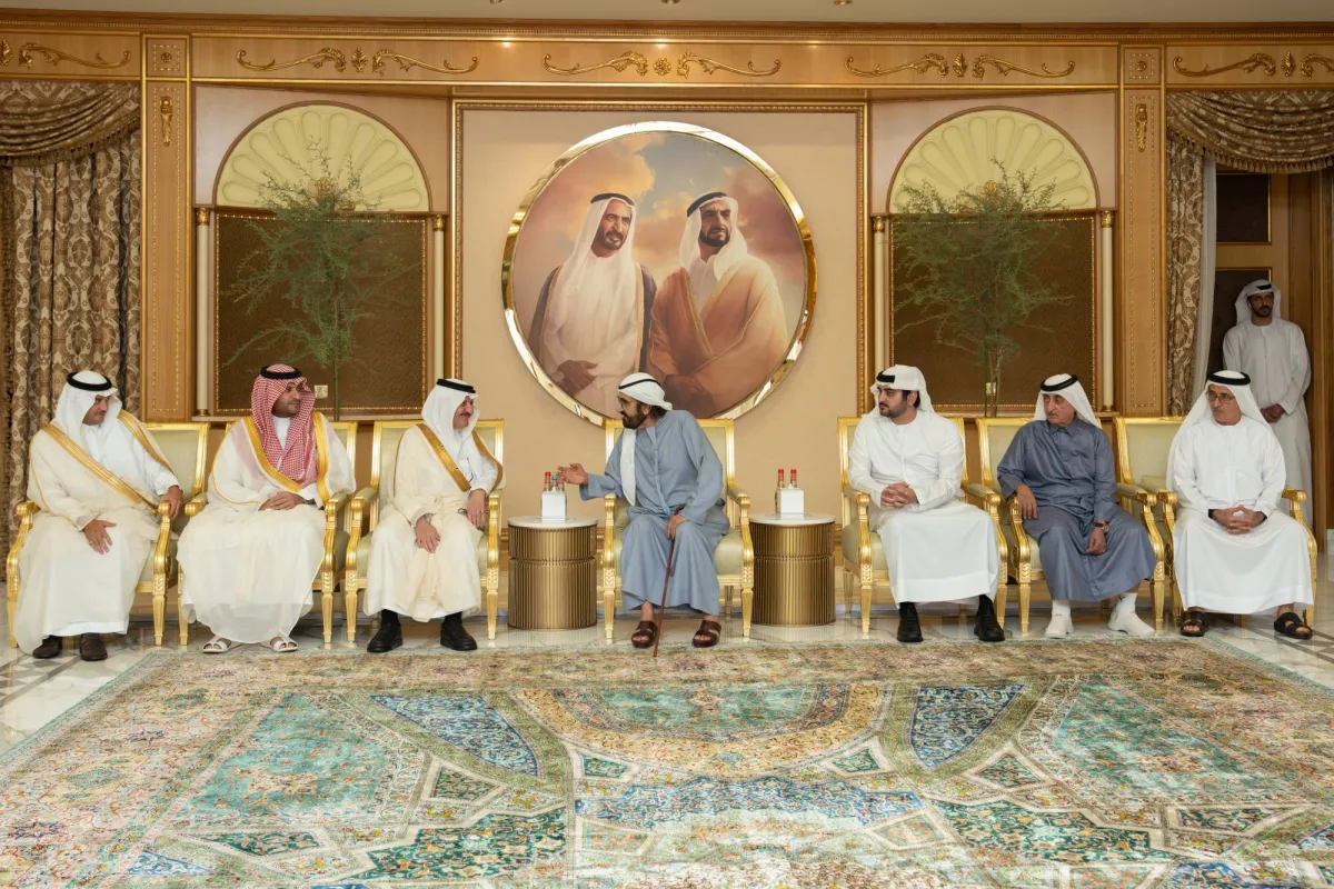 امير المنطقة الشرقية ينقل تعازي القيادة السعودية في وفاة الشيخ احمد بن راشد