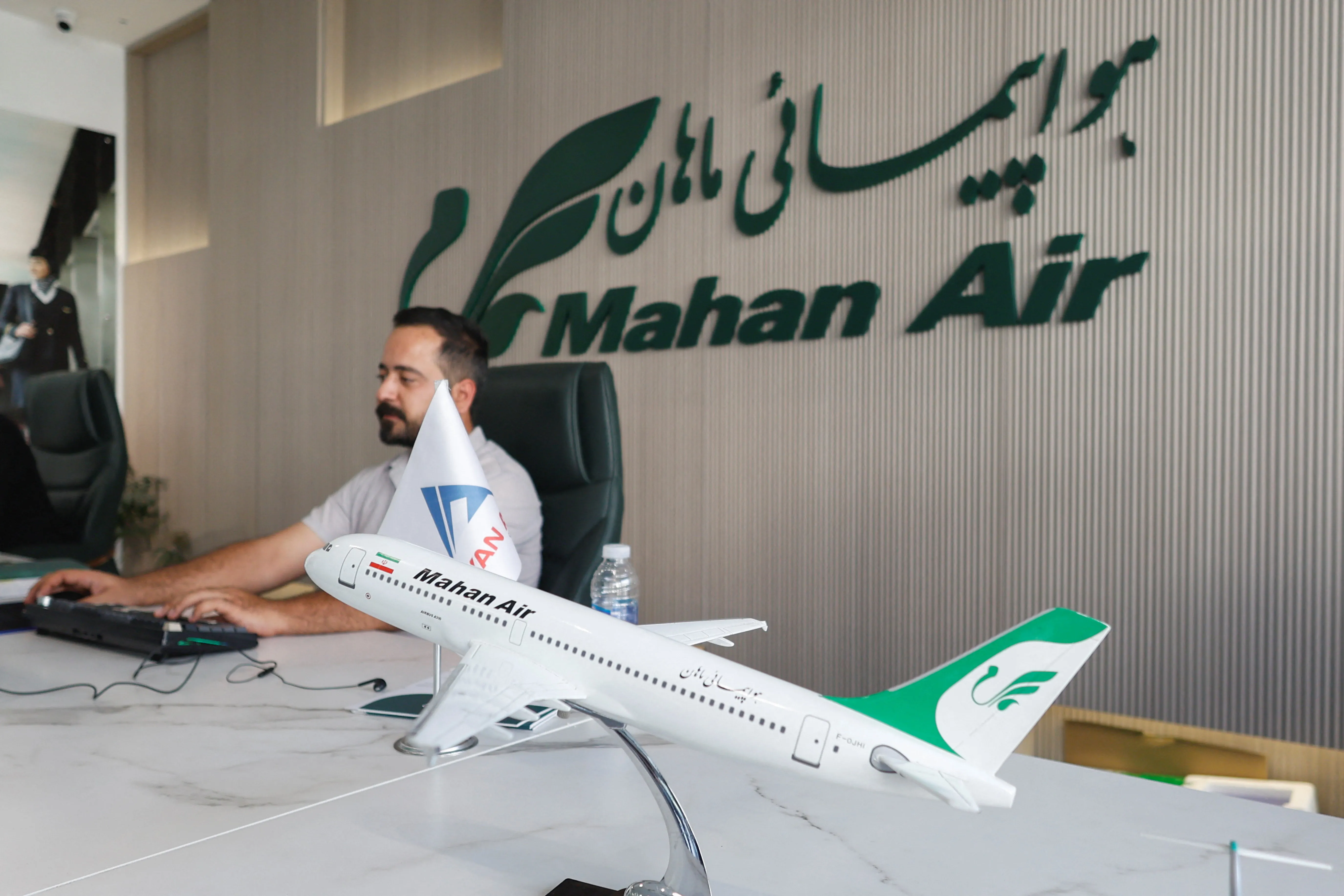 العراق يسعى لاستثناء مطاراته من قيود الطيران الايراني لتفادي خسائر اقتصادية