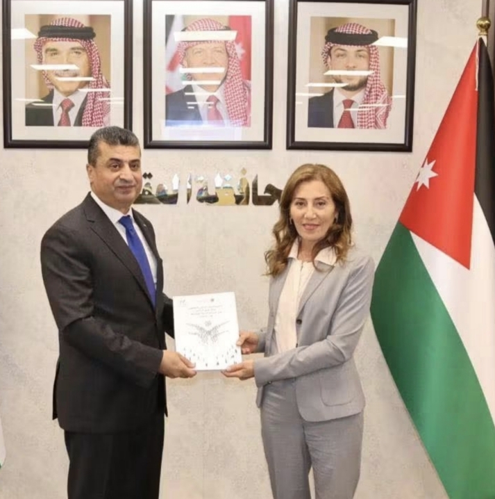 المحافظ العوايشة يستقبل سمر الحاج حسن 