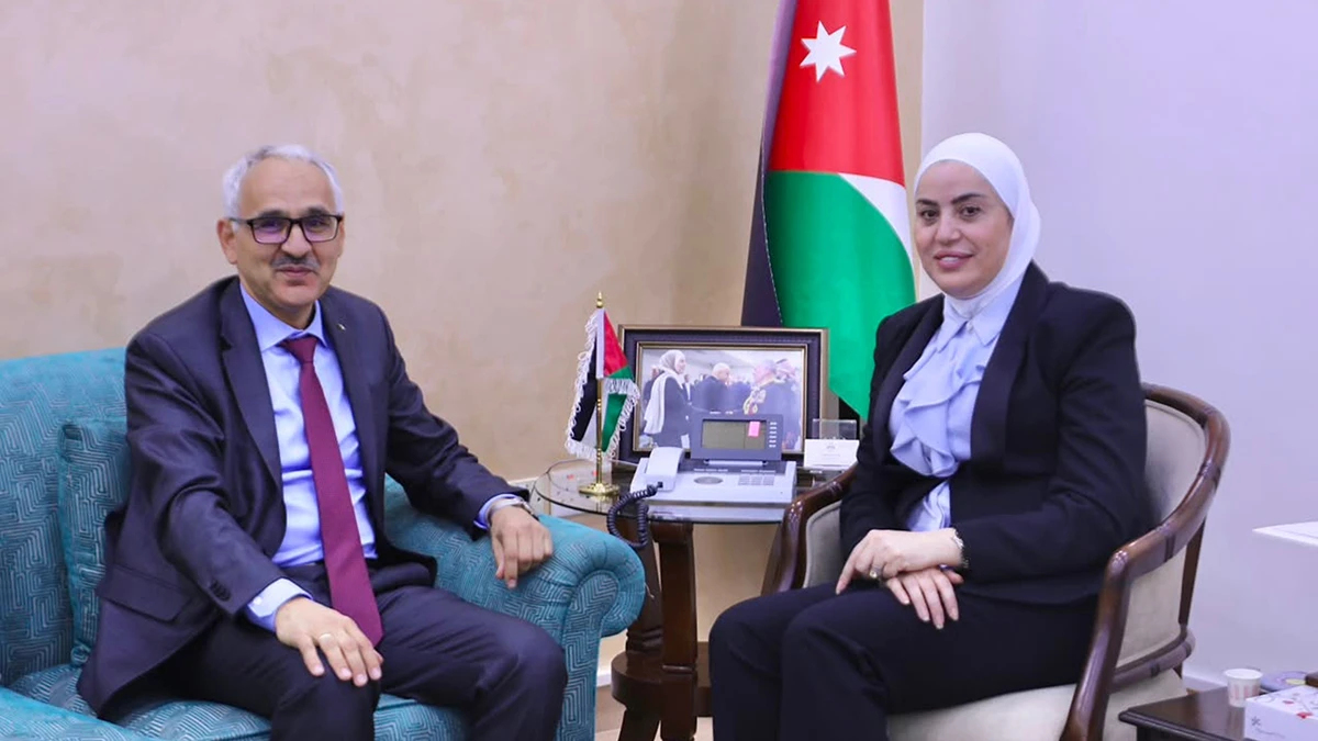 وزيرة التنمية الاجتماعية تبحث مع السفير الجزائري تعزيز التعاون التنموي