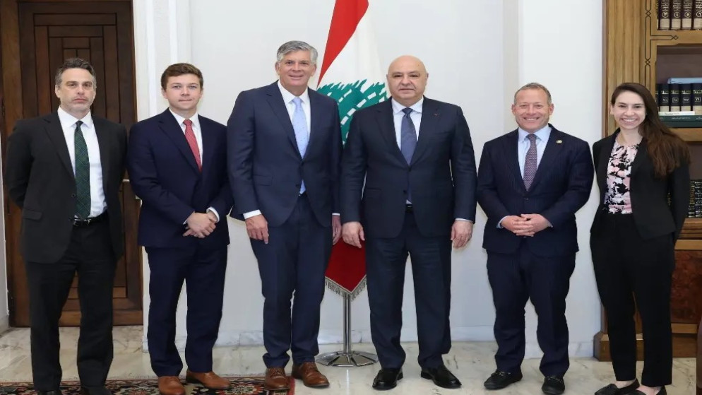 عون يطالب واشنطن بالضغط على اسرائيل لتنفيذ اتفاق الاطار