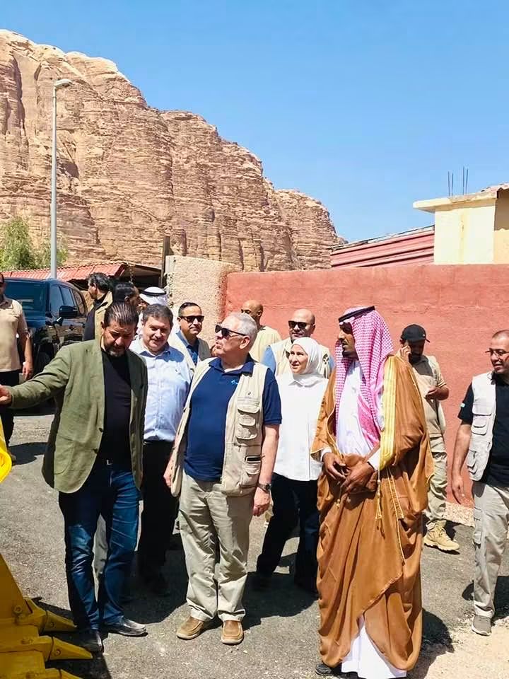 المجالي وعدد من المفوضين في زيارة الى وادي رم