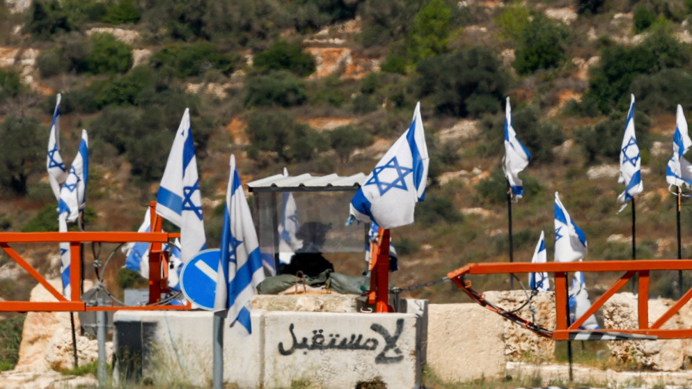 925 عائقا عسكريا تعيد تشكيل الجغرافيا الفلسطينية وتخنق الحركة في الضفة