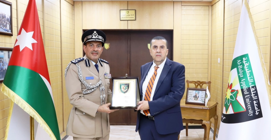 العجلوني يستقبل وفدًا من أكاديمية السلطان قابوس لعلوم الشرطة 