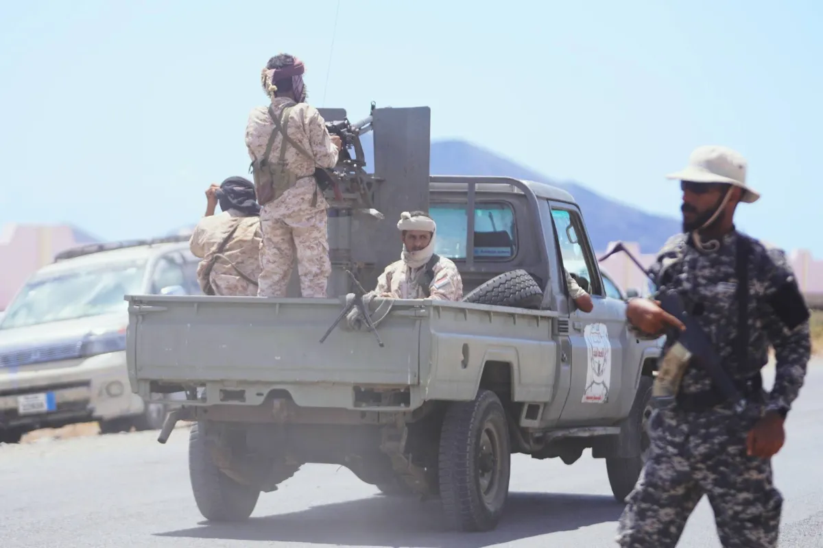 عملية فجر اليمن تنجح في استعادة مدينة المخا وتامين باب المندب