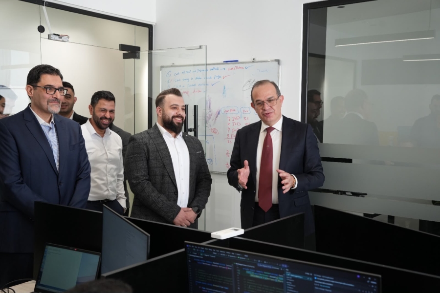 زار وزير الاقتصاد الرقمي والريادة شركة «أشيائي»