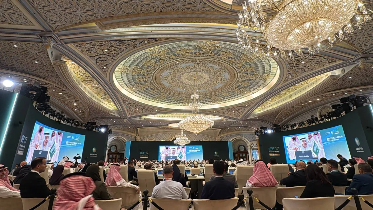 الامير عبد العزيز بن سلمان الرياض عاصمة امن الطاقة