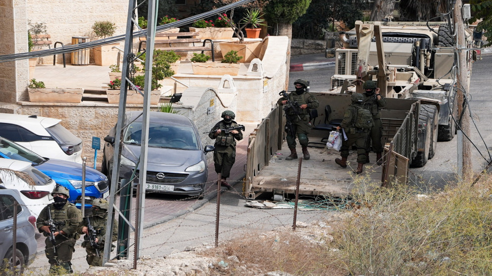 استشهاد فلسطينية في غزة واعتقالات واسعة بالضفة الغربية