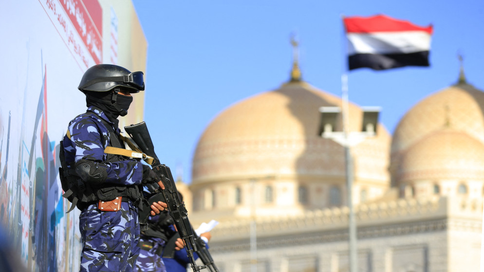 مستشار رئيس الوزراء اليمني يؤكد الرد بحزم على هجمات الحوثيين
