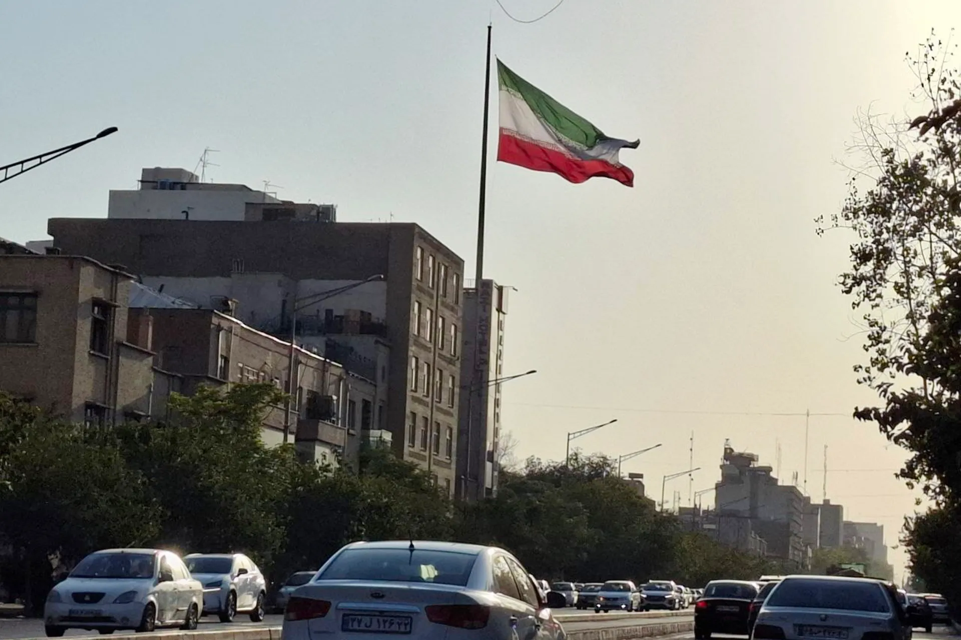 مبادرات بلدية طهران الخدمية تثير جدلا واسعا حول جدواها الاقتصادية