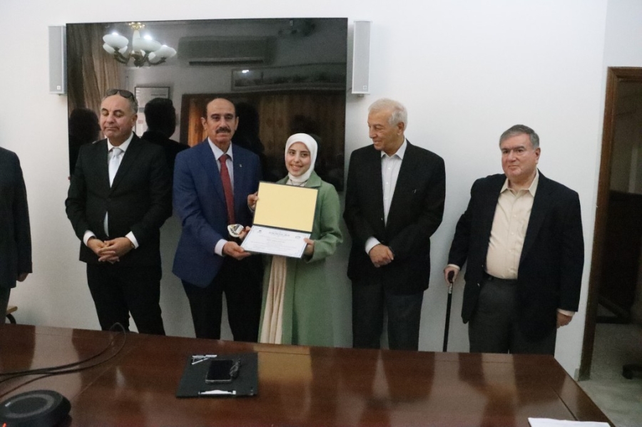   جمعية يوم القدس توزّع جائزة القدس