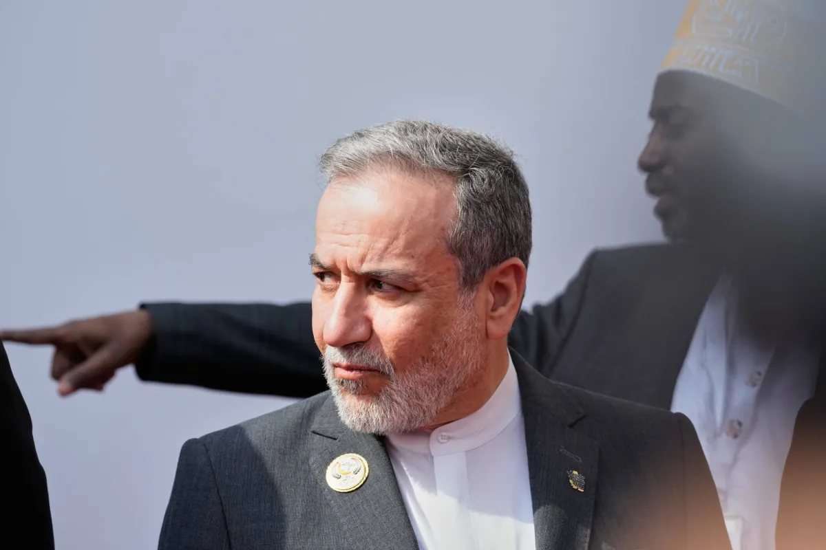 عراقجي يجدد التمسك بخطة الايام السبعة لفتح مضيق هرمز