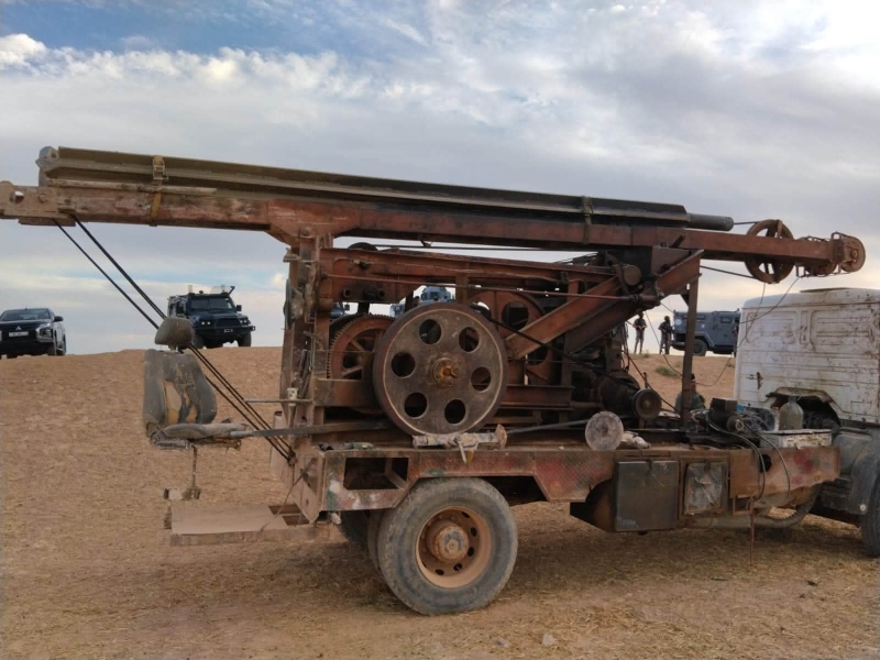 ضبط حفارة مخالفة بالجربا