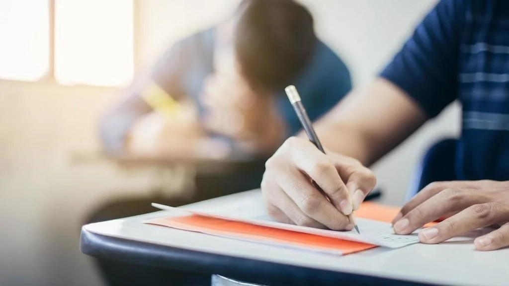 التربية تحذر من شهادات الثانوية العامة الخارجية غير المعتمدة