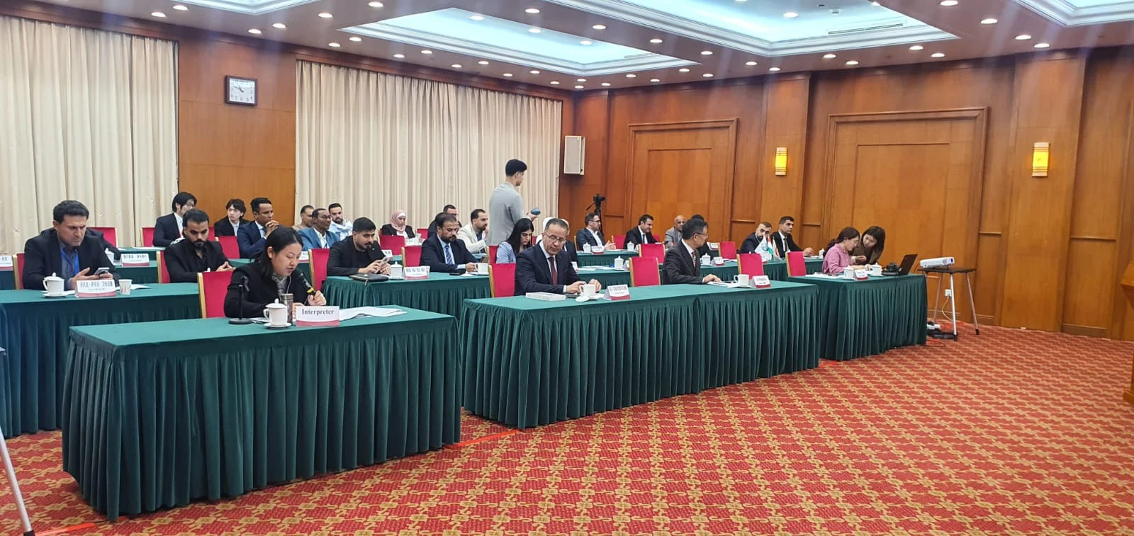 الصين تنظم دورة تدريبية متخصصة للاعلاميين العرب لتعزيز التواصل الثقافي