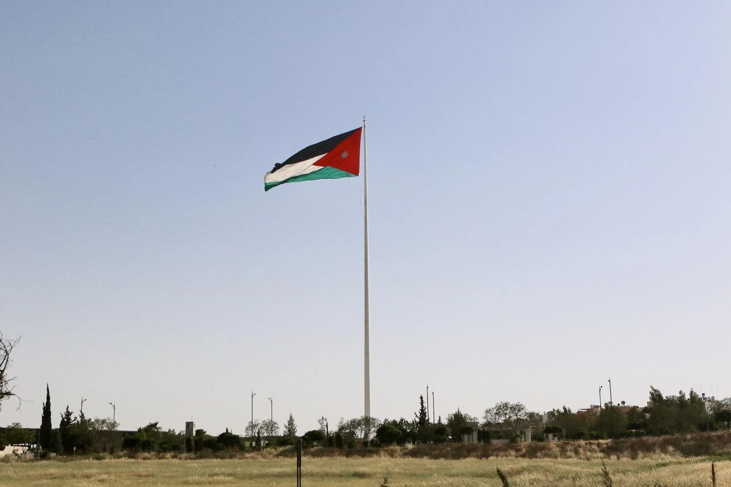 الاحزاب الاردنية تدين الهجوم على كنيسة في الكرك وتؤكد تماسك الجبهة الداخلية