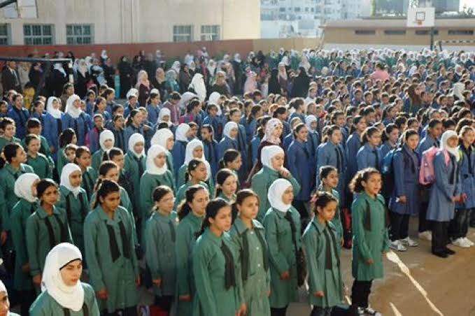 الحكومة تعمم على المدارس