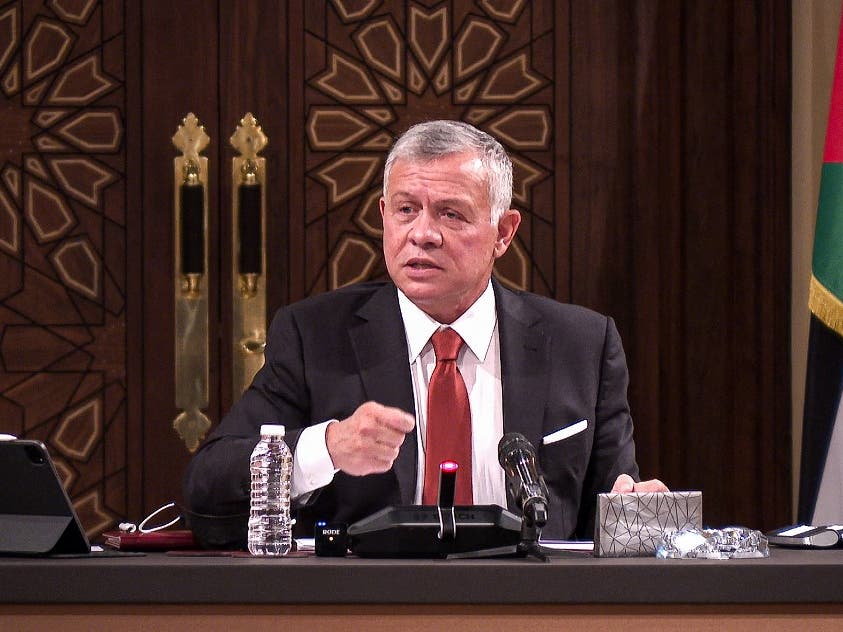 الملك يتلقى هذة الاتصالات