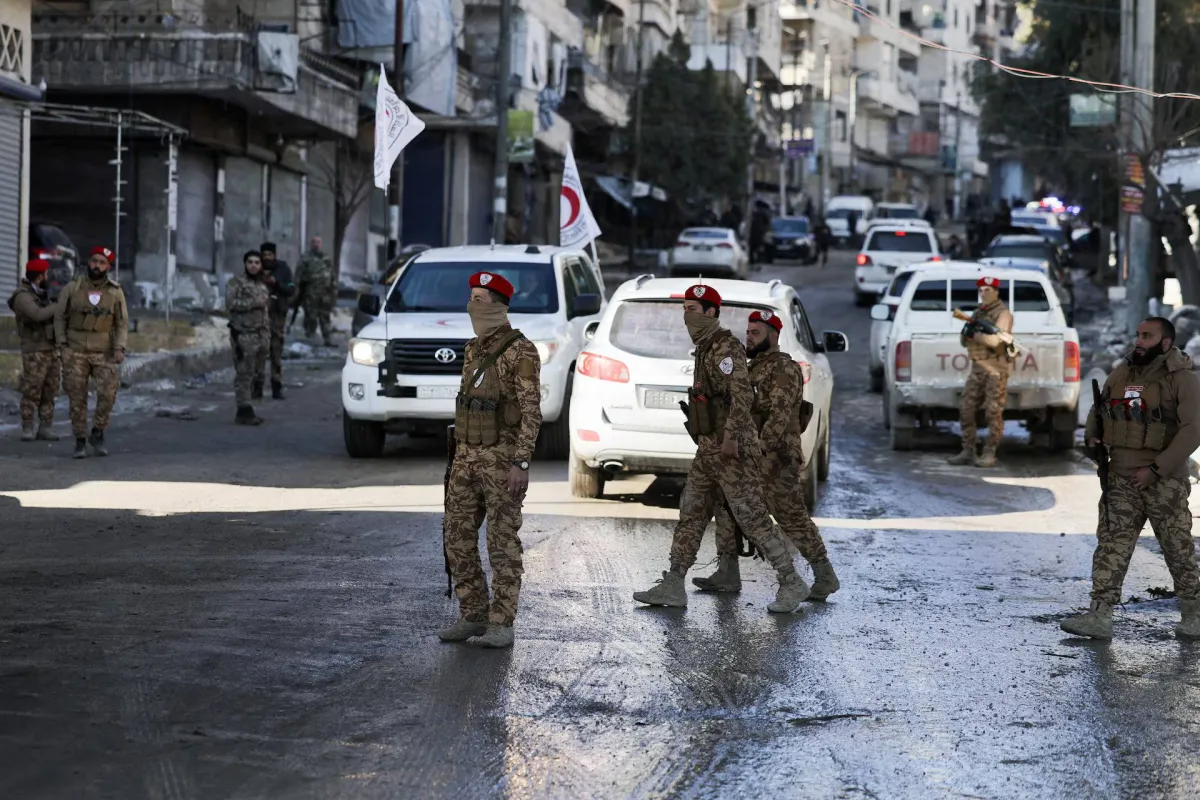 مقتل ثلاثة اشخاص في انفجار سيارة على طريق دمشق حمص